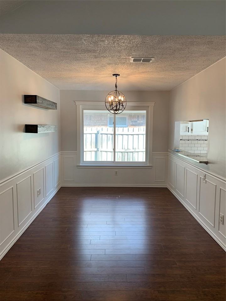 990 Camden Dr - Photo 5 of 19