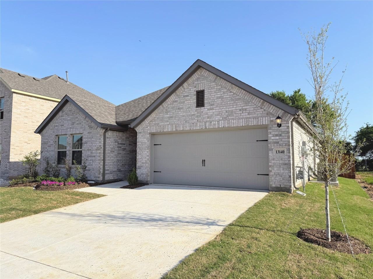 13140 Zion Dr - Photo 3 of 34