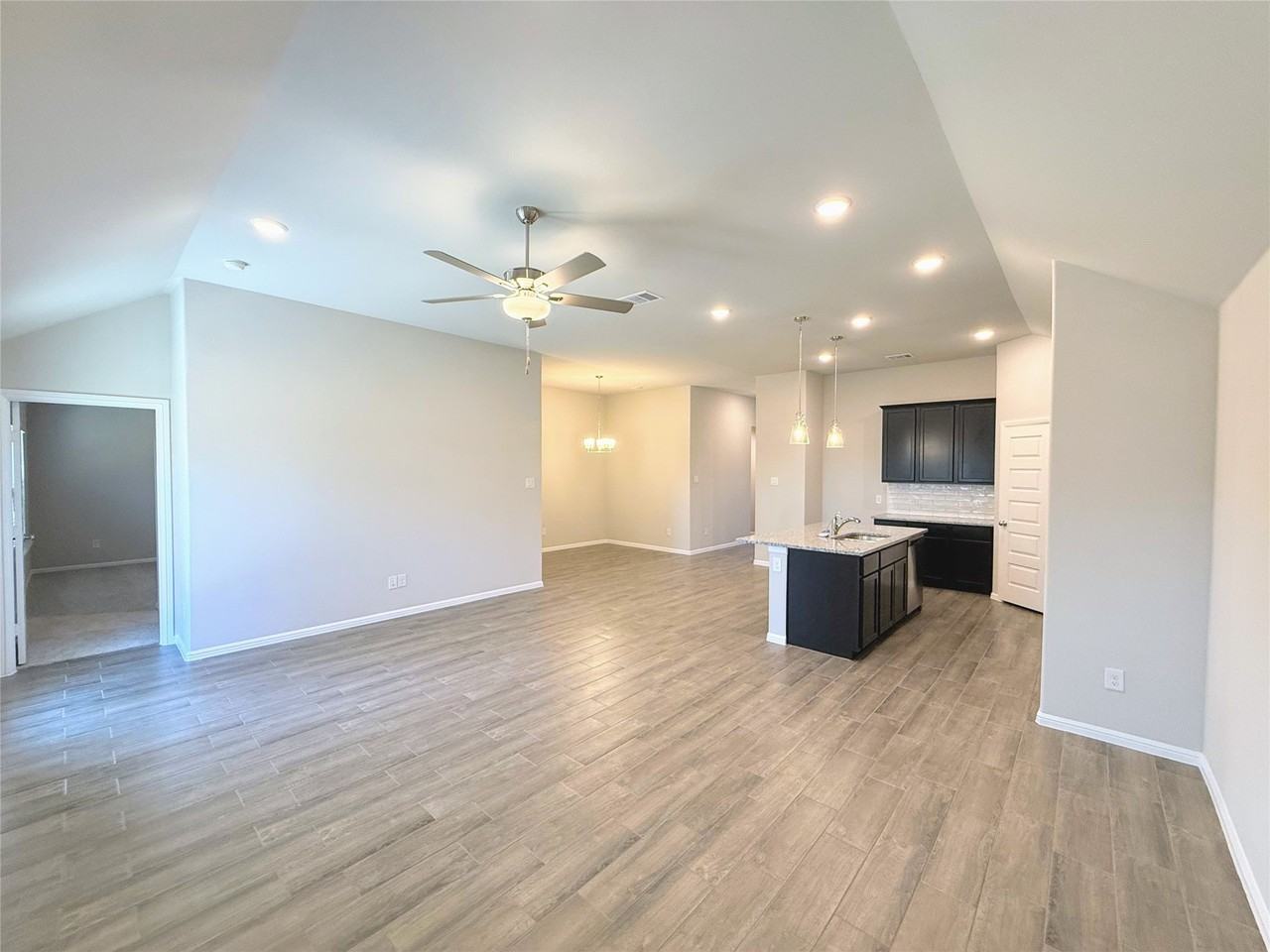 13140 Zion Dr - Photo 6 of 34