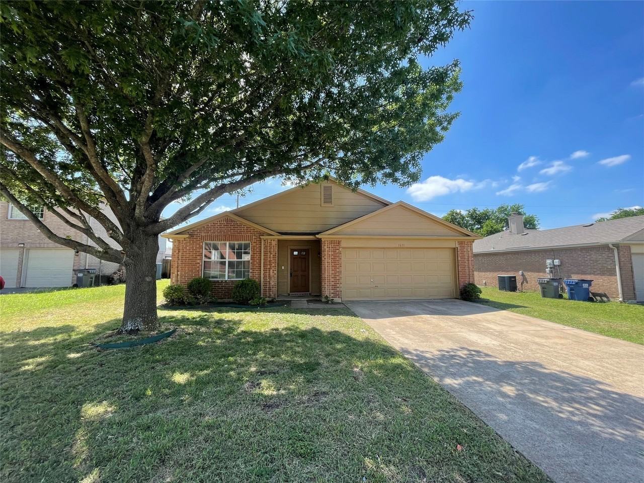 1611 Columbia Dr