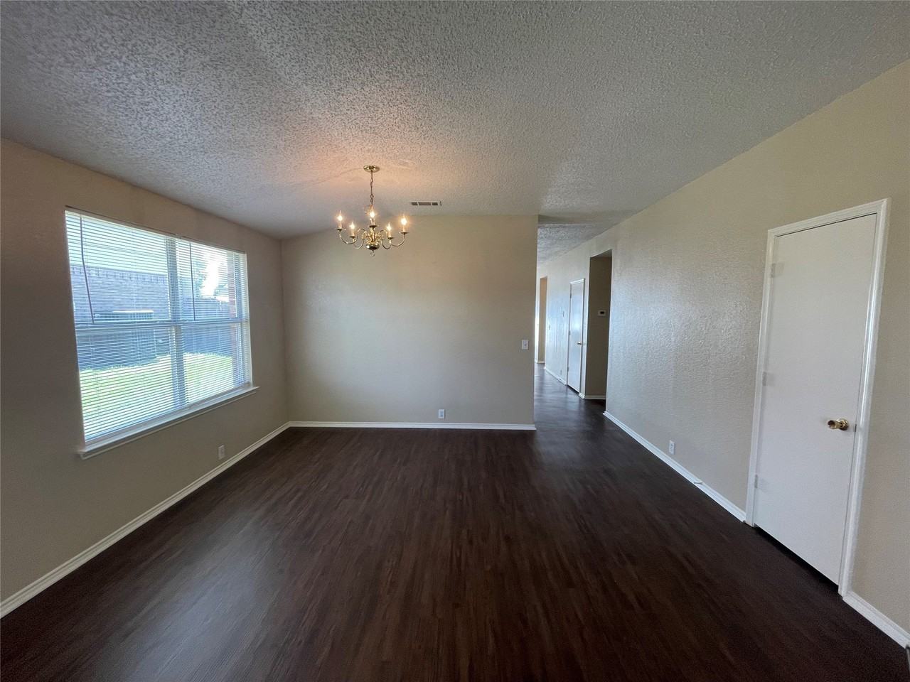 1611 Columbia Dr - Photo 6 of 20