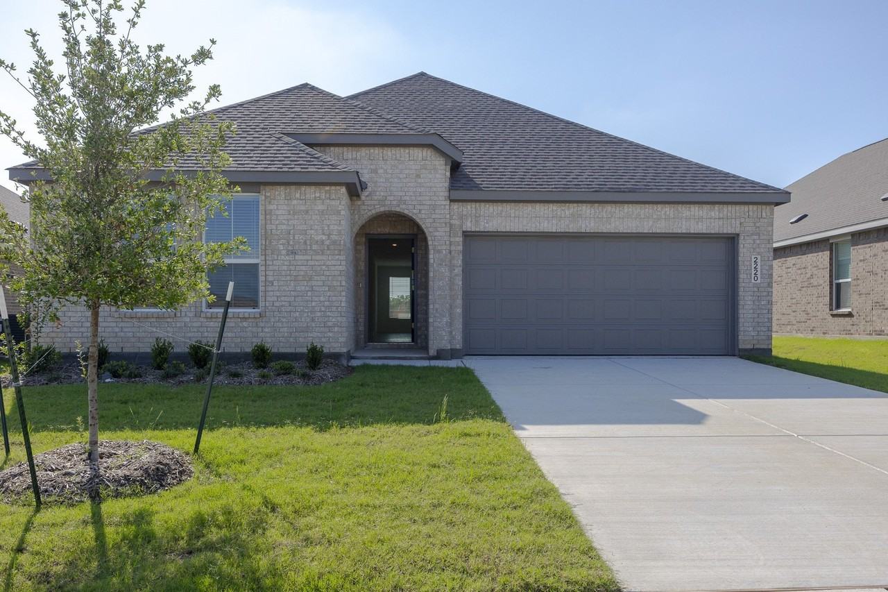2220 Pommel Ln - Photo 2 of 36