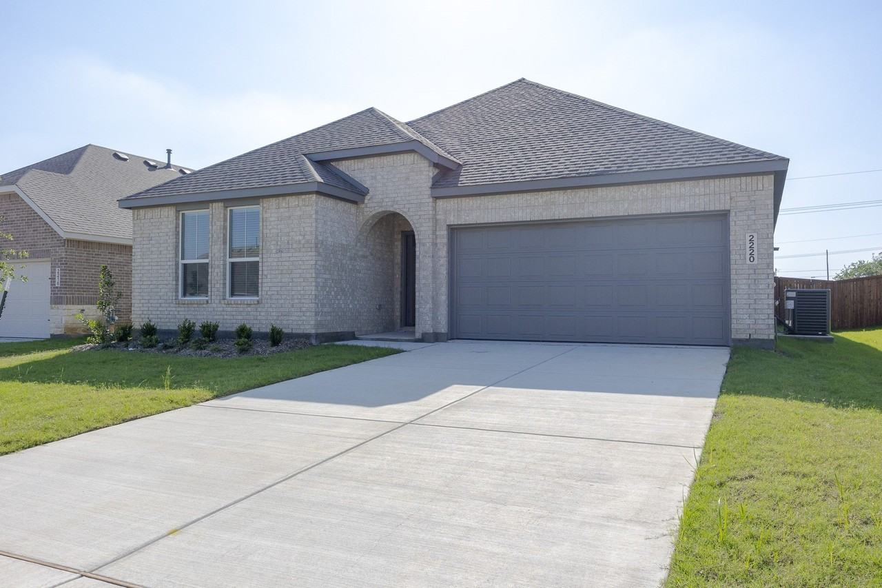 2220 Pommel Ln - Photo 4 of 36