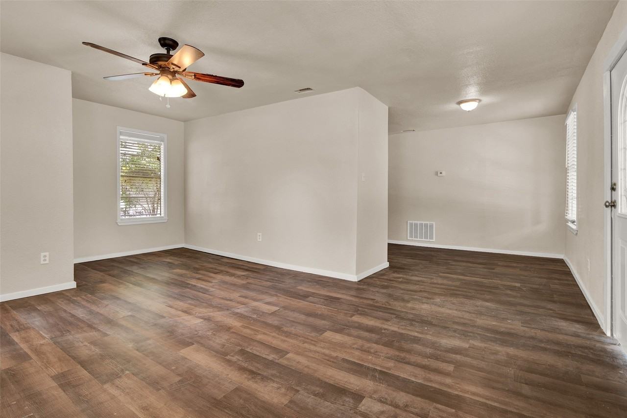 1477 W Austin St - Photo 7 of 13