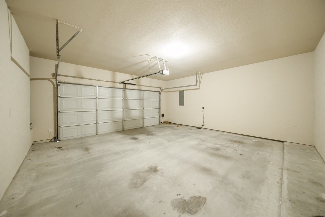 4150 Florence Dr - Photo 3 of 35