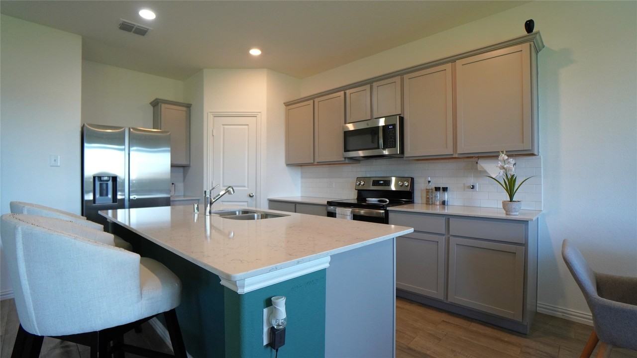 725 Alden Dr - Photo 5 of 27