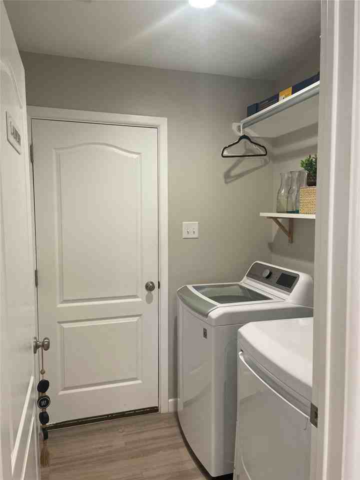 1638 Merchant St - Photo 2 of 19