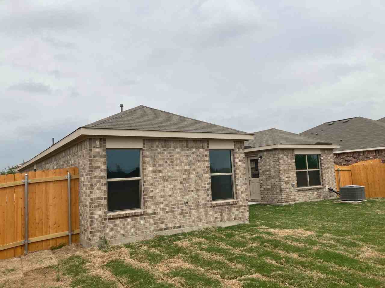 3007 Boran Dr - Photo 3 of 21