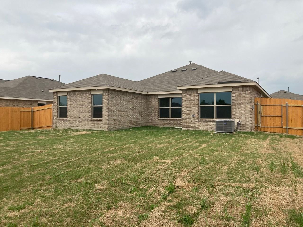 3007 Boran Dr - Photo 4 of 21