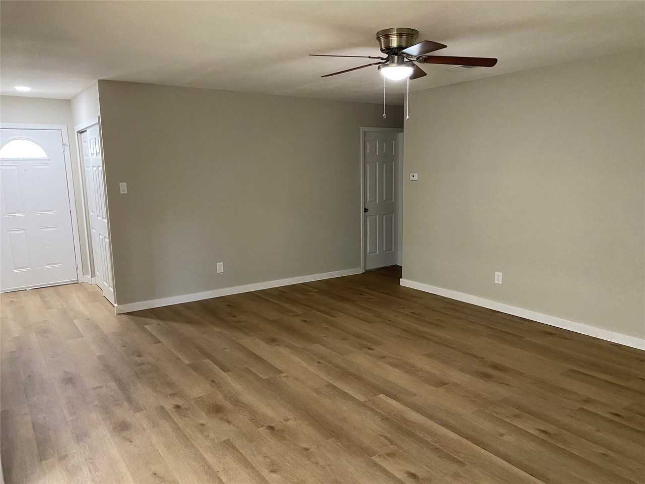 2509 Harbor Trl - Photo 4 of 27
