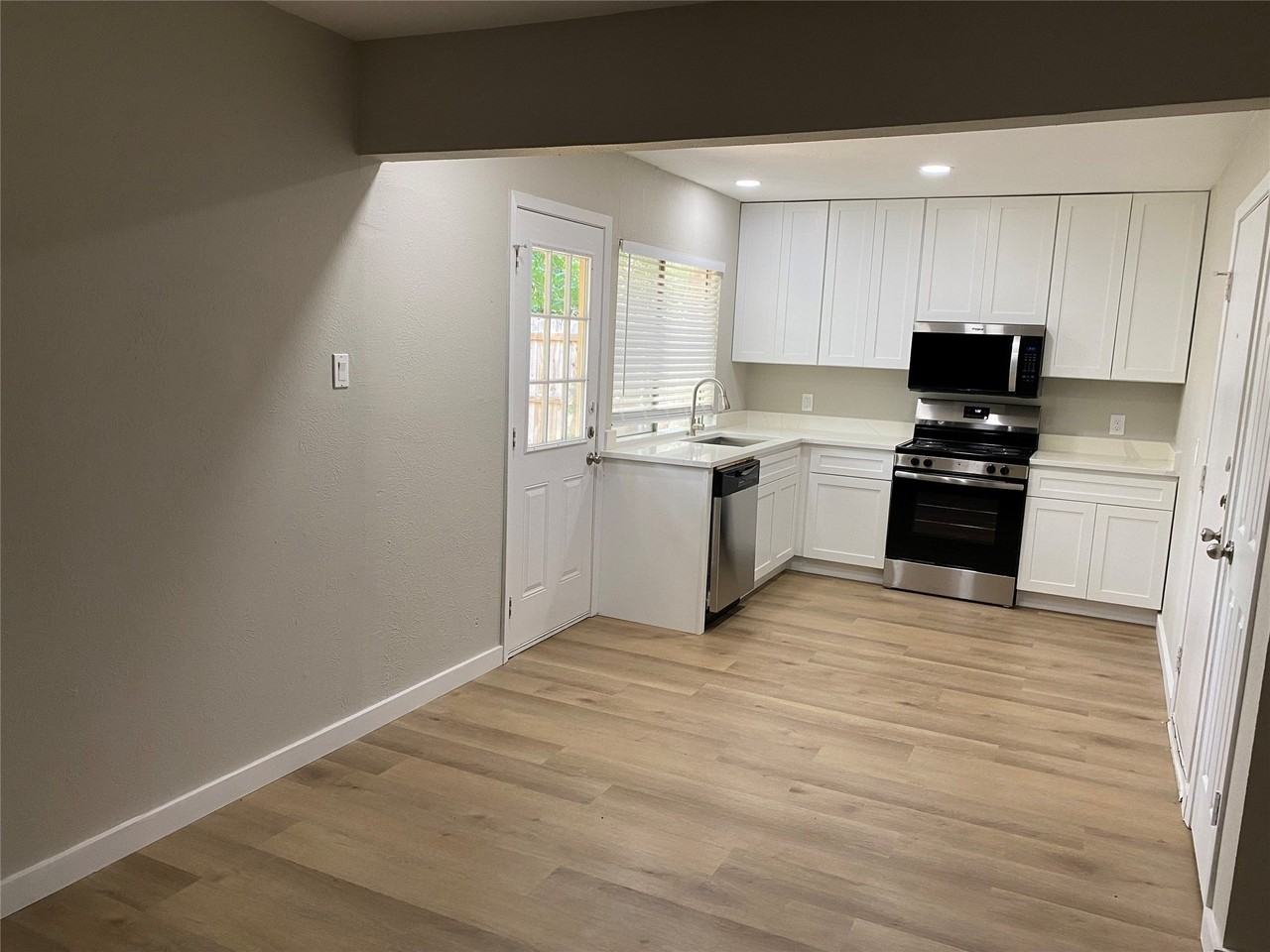 2509 Harbor Trl - Photo 5 of 27