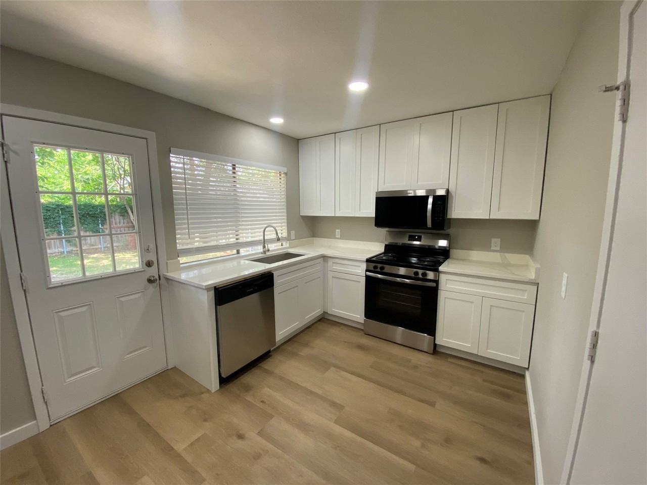 2509 Harbor Trl - Photo 7 of 27