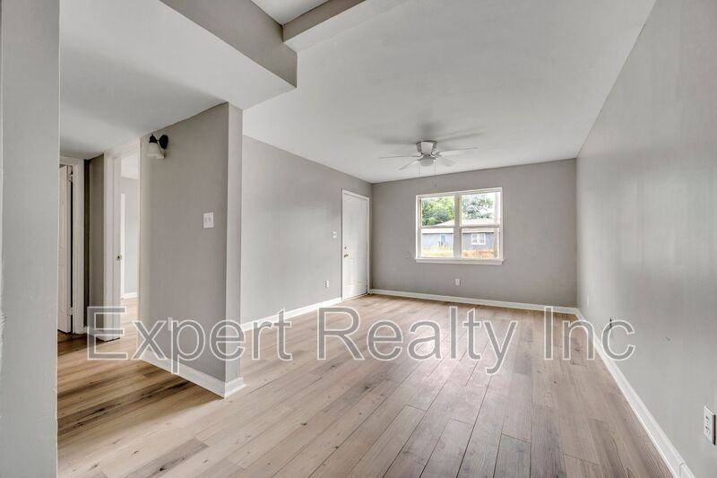1001 21st Street Ensley #B - Photo 3 of 36