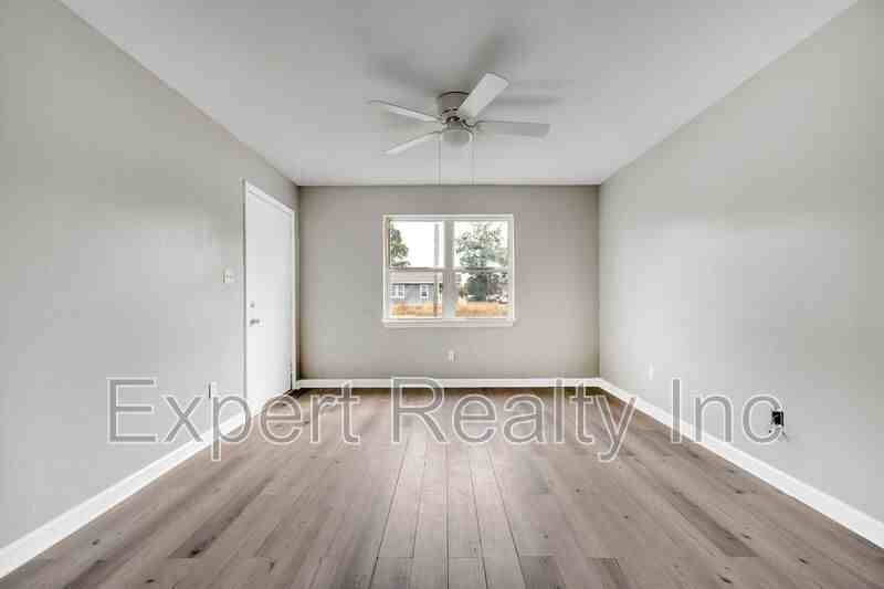 1001 21st Street Ensley #B - Photo 4 of 36