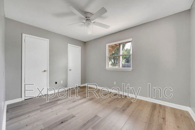 1001 21st Street Ensley #B - Photo 6 of 36