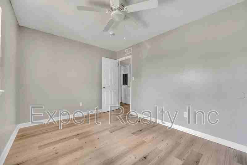 1001 21st Street Ensley #B - Photo 7 of 36
