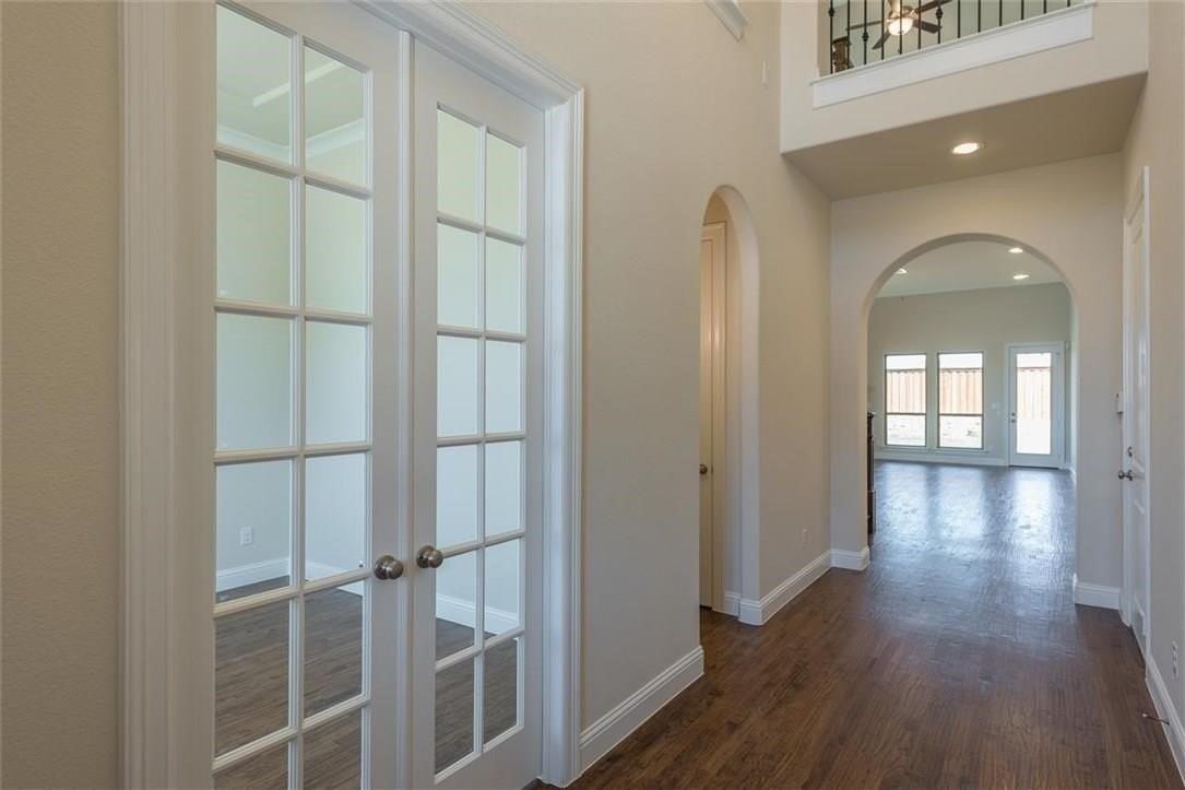 560 Thoroughbred Ave - Photo 3 of 25