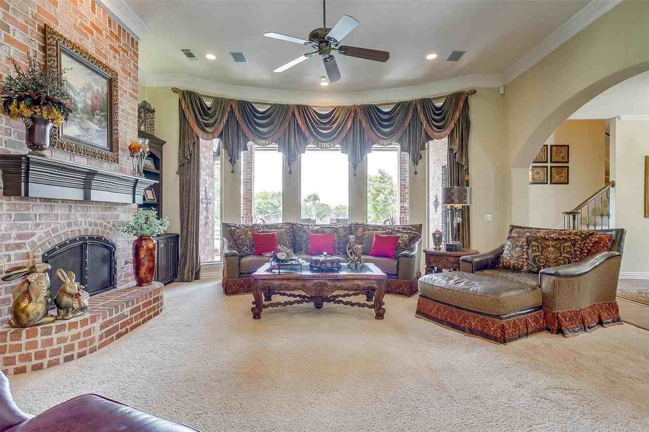 9514 Park Dr - Photo 5 of 30