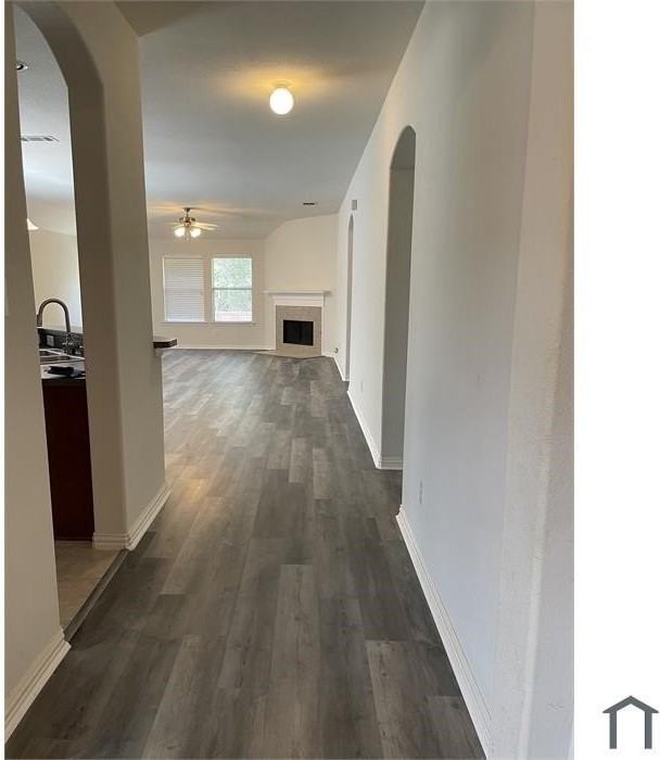 608 Creekside Dr - Photo 3 of 5