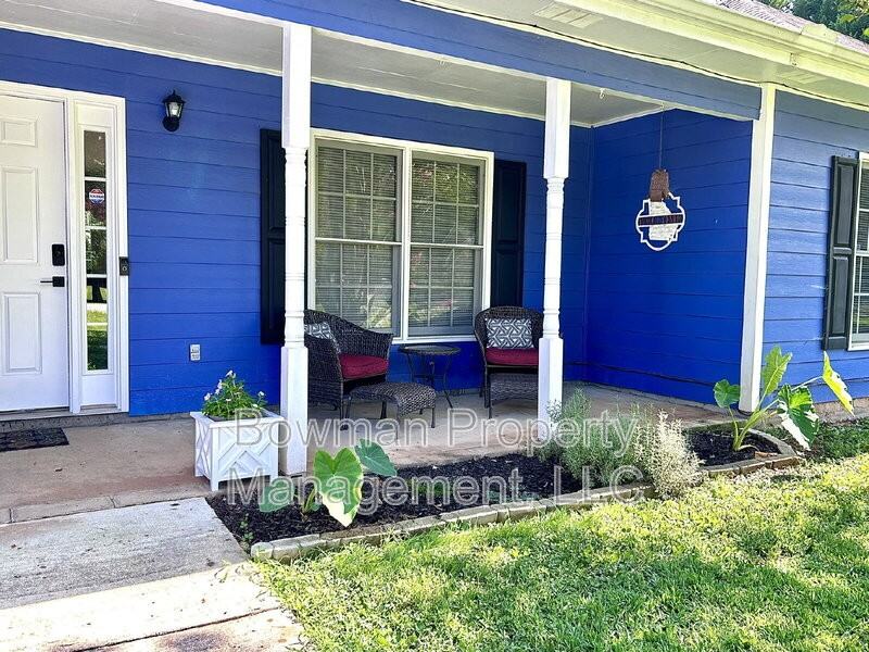 255 Camelot Dr - Photo 2 of 23