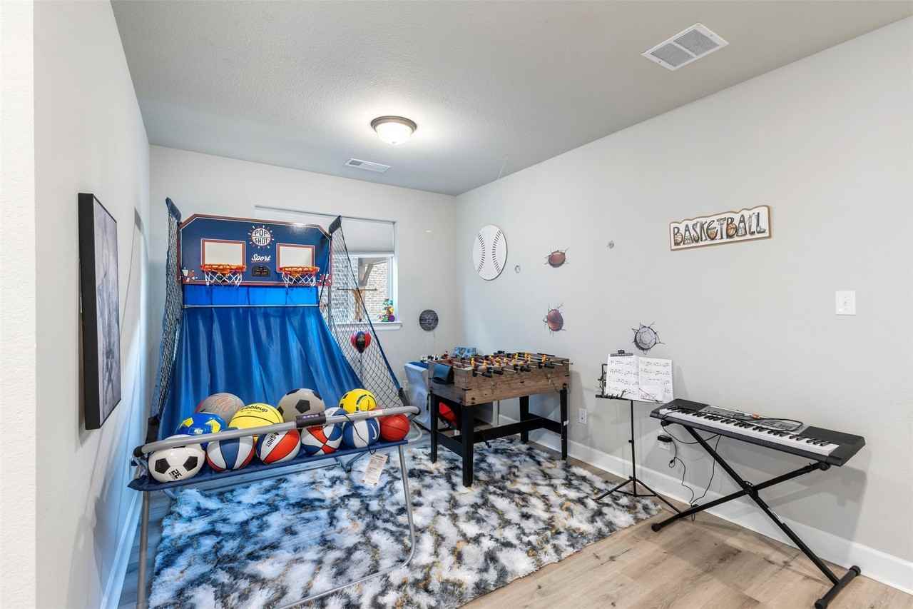 324 Moonvine Dr - Photo 2 of 13