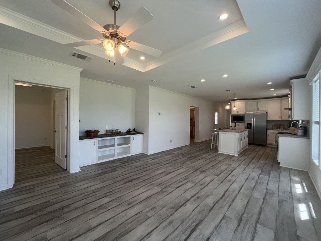 589 Johnathans Cay - Photo 2 of 33