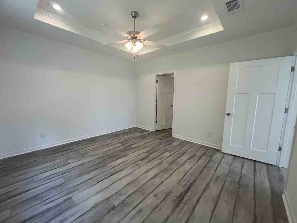 589 Johnathans Cay - Photo 7 of 33