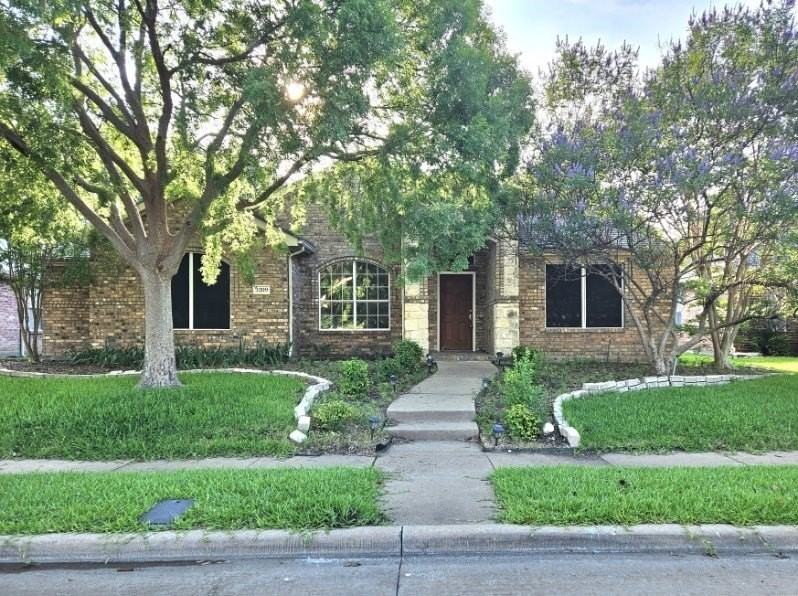 3209 Avery Ln