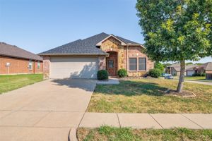 featured image of 707 Windflower Dr