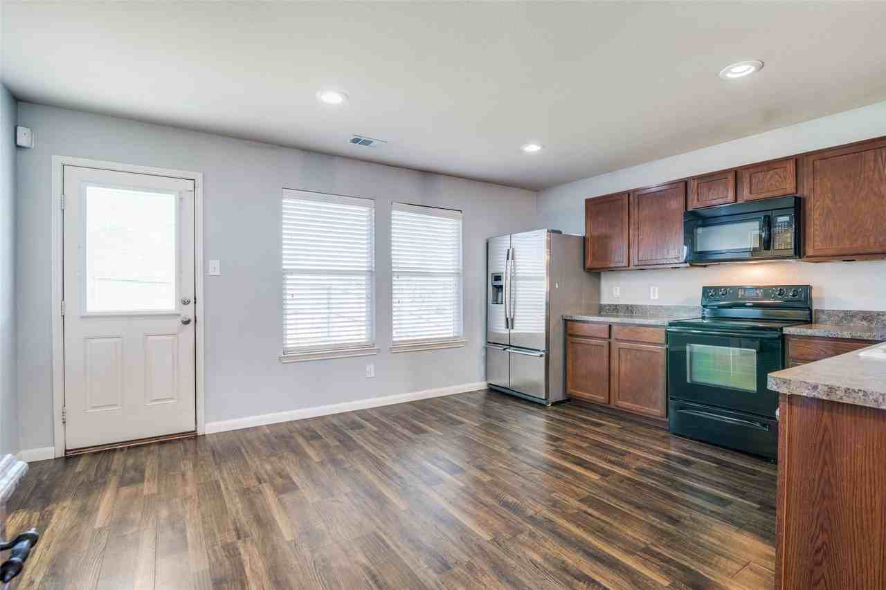 707 Windflower Dr - Photo 5 of 12