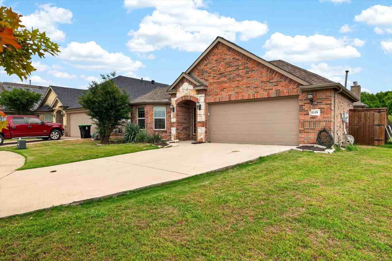 2129 Megan Creek Dr - Photo 3 of 40