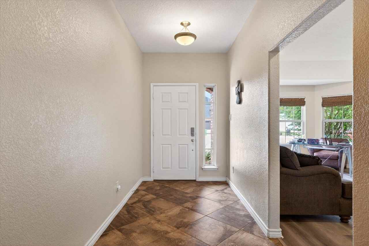 2129 Megan Creek Dr - Photo 4 of 40