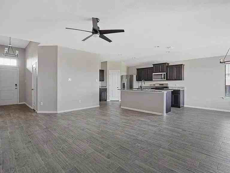 9805 Summerton Dr - Photo 3 of 14