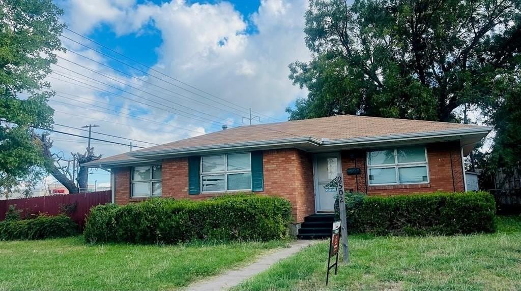 2502 Lakewood Dr