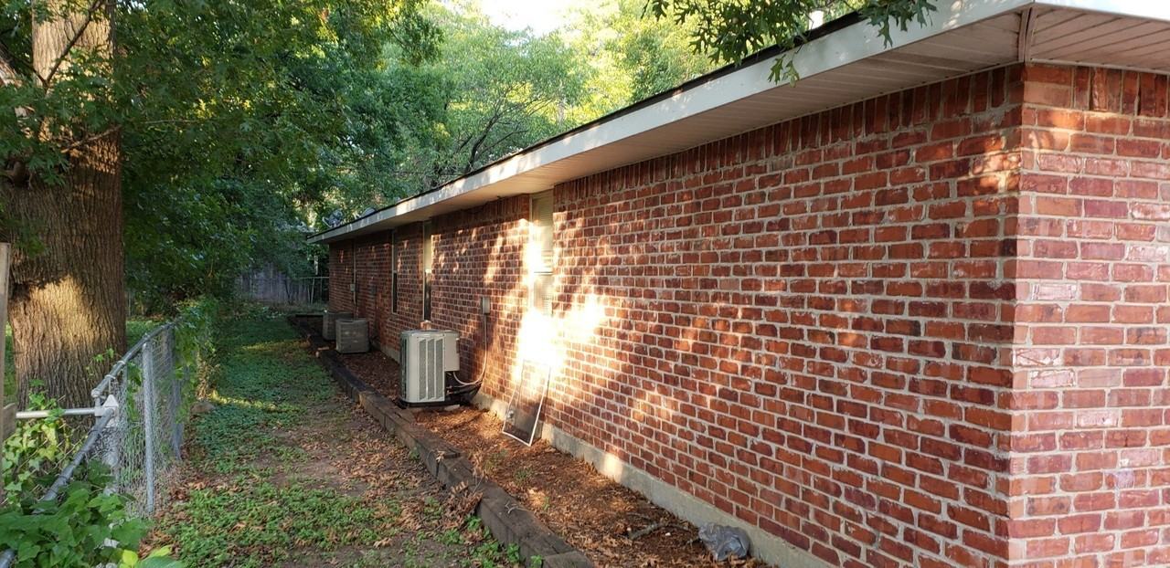 605 Nw Main St - Photo 3 of 9