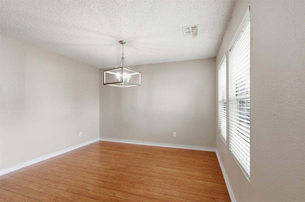 5421 Lansdowne Ave - Photo 4 of 31