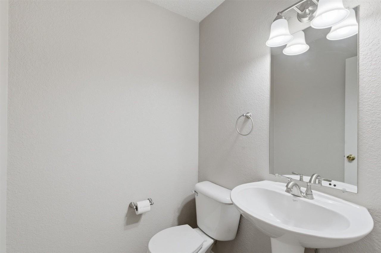 5421 Lansdowne Ave - Photo 6 of 31