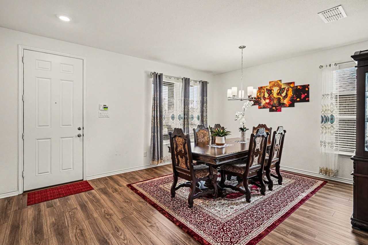 8825 Landergin Mesa Dr - Photo 5 of 29