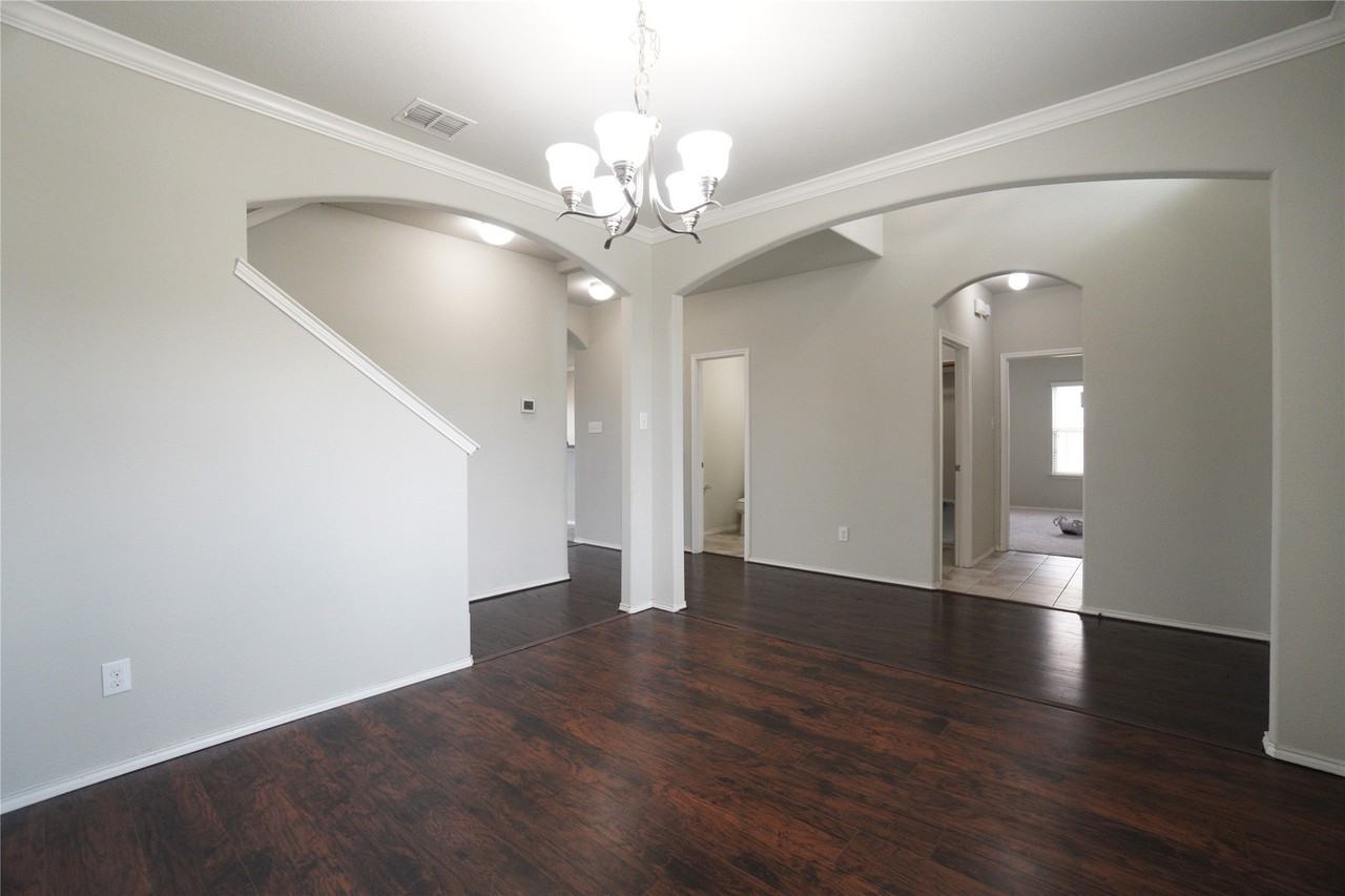 4005 Indian Paintbrush Ln - Photo 4 of 27