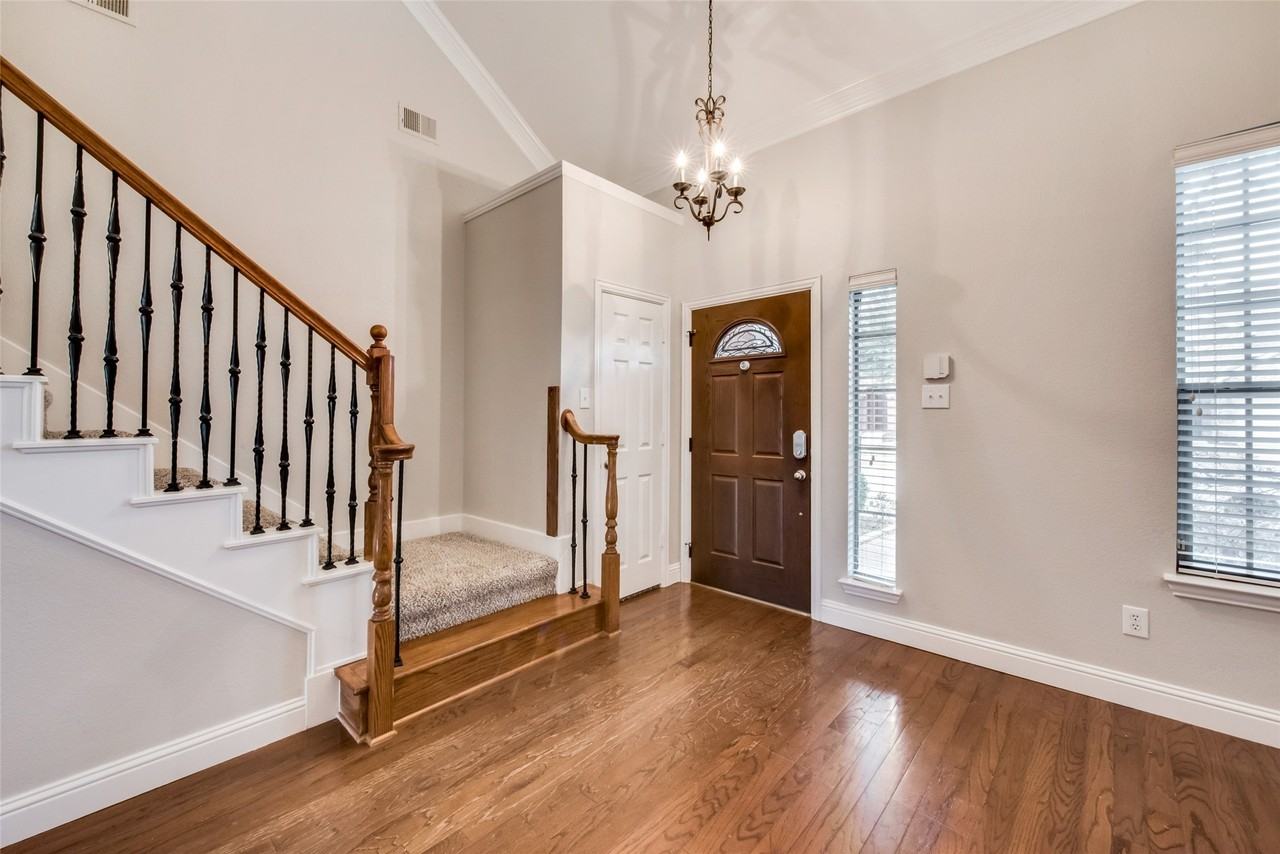 2569 Pinnacle Point Dr - Photo 5 of 32