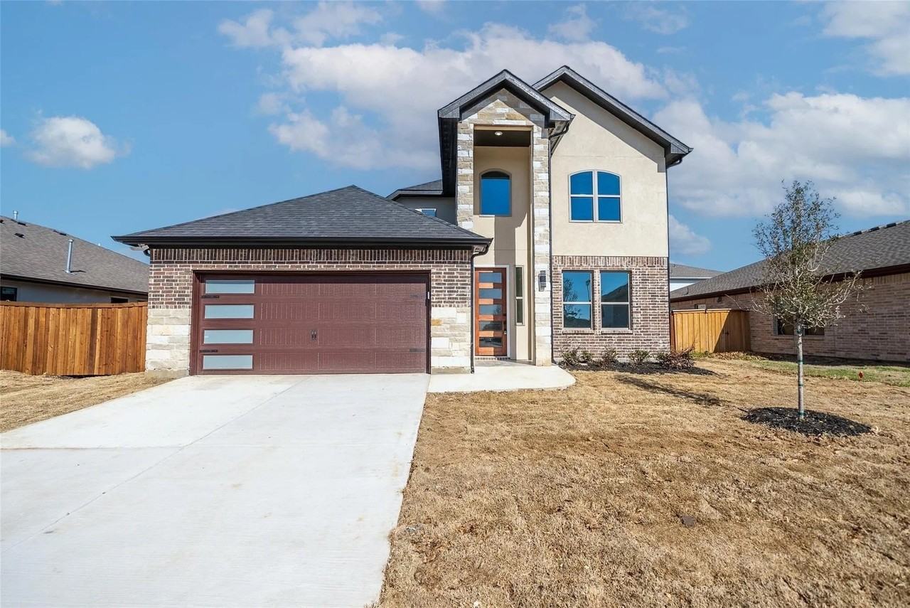 1063 Lake Trail Dr
