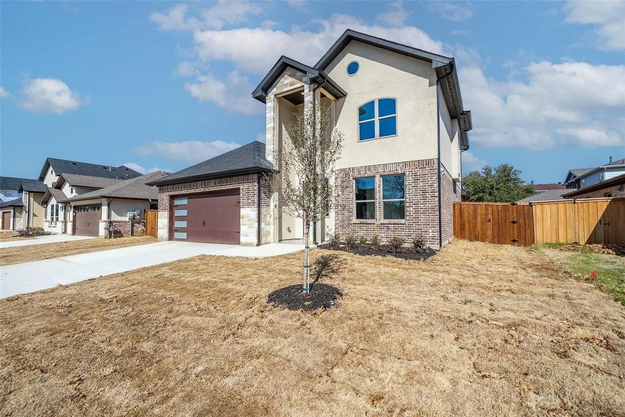 1063 Lake Trail Dr - Photo 2 of 34