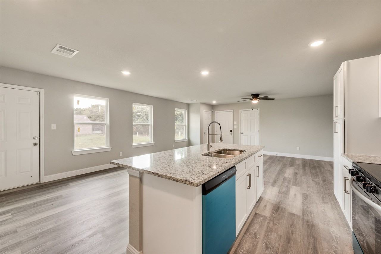 3153 Stag Rd - Photo 5 of 15