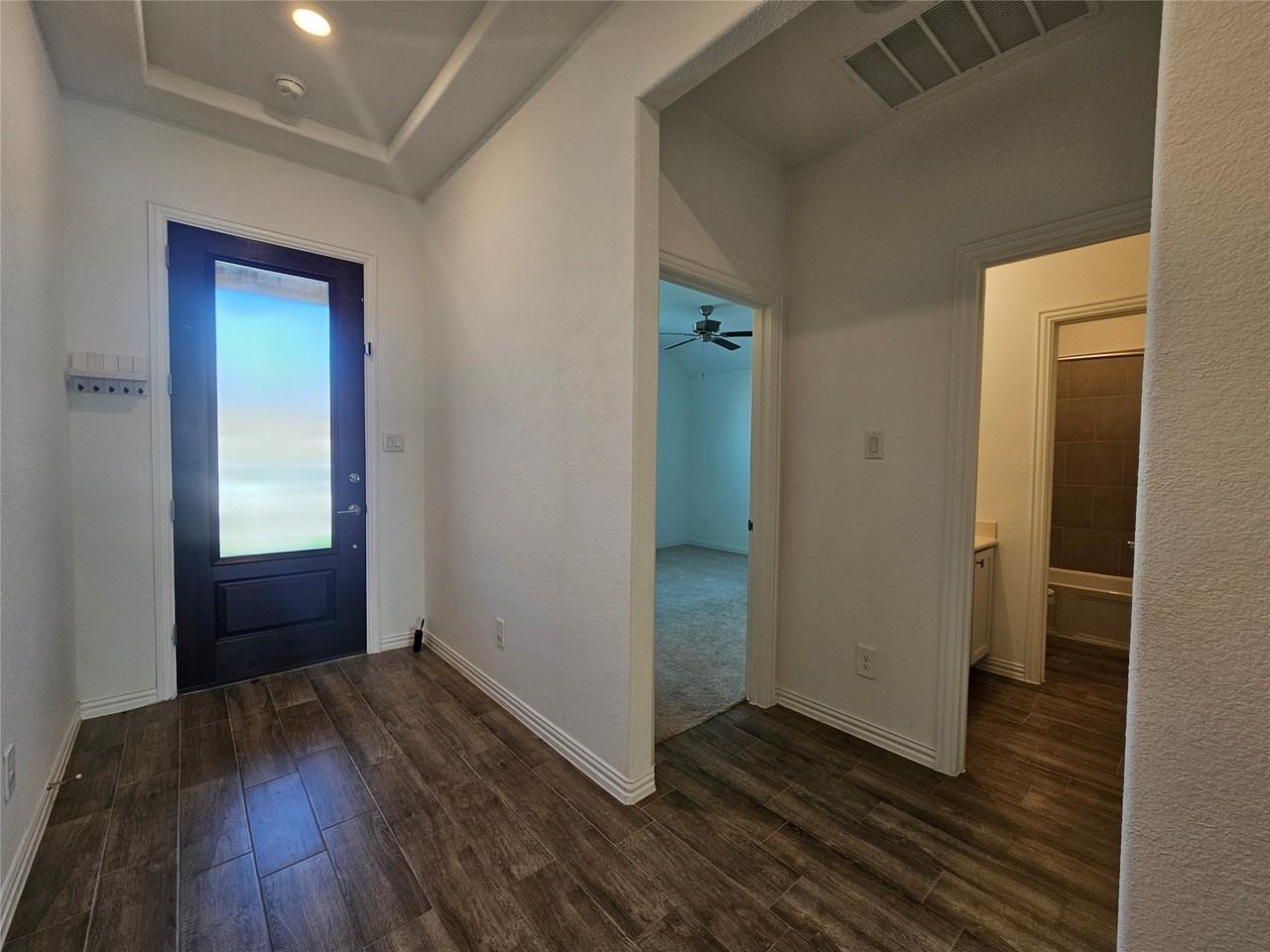 14620 Little Water Dr - Photo 4 of 35