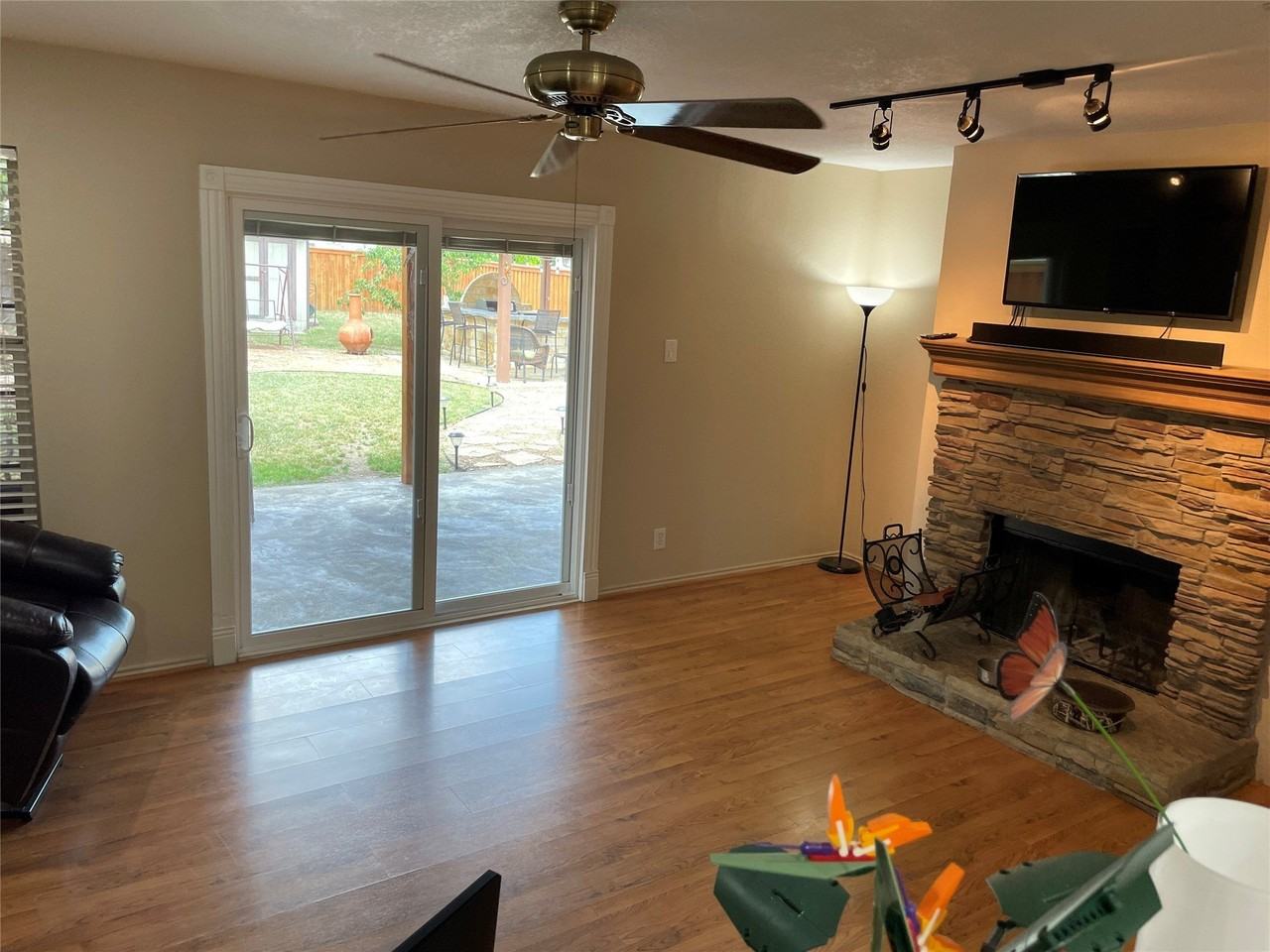 2229 Birch Dr - Photo 3 of 20