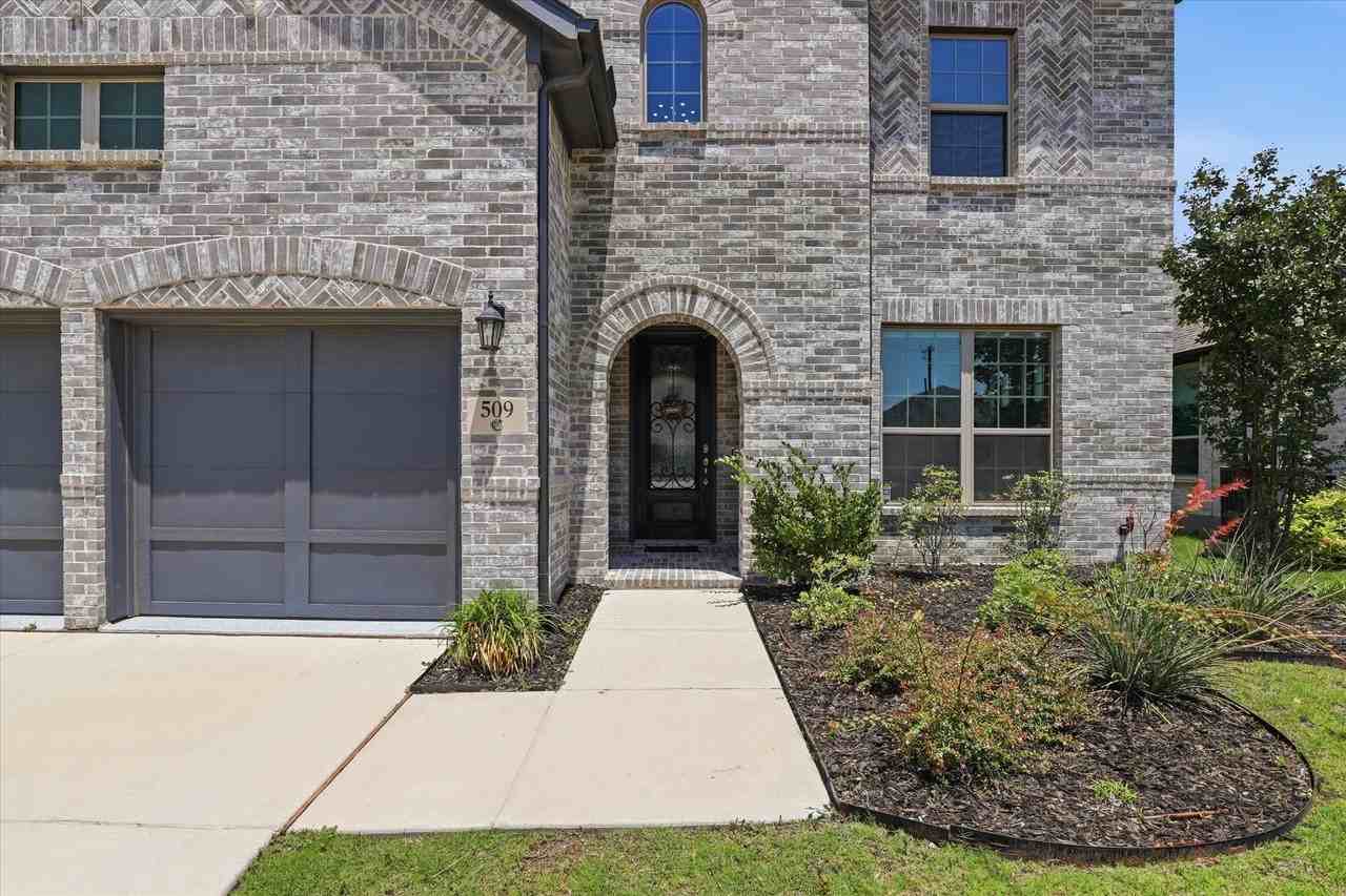 509 Cedarwood St - Photo 2 of 40