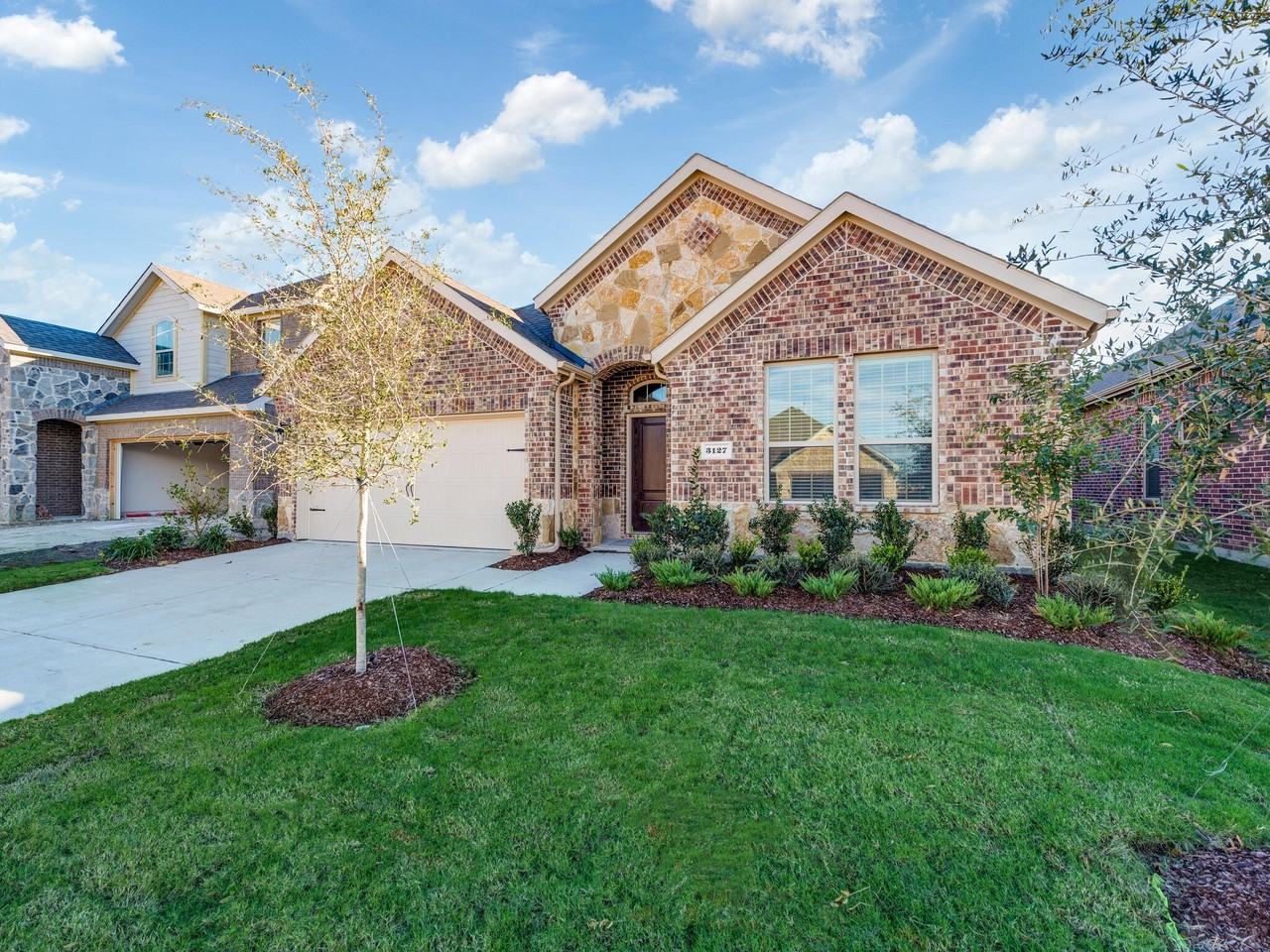 3127 Maverick Dr