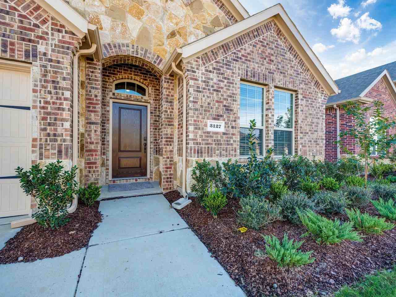 3127 Maverick Dr - Photo 3 of 35