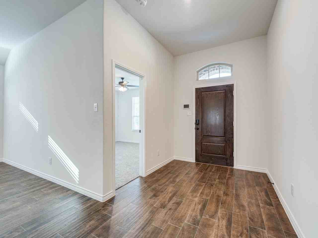 3127 Maverick Dr - Photo 4 of 35
