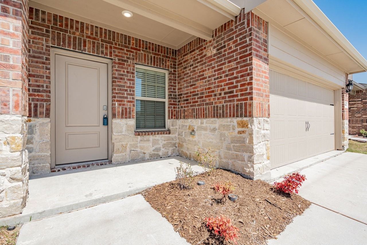 903 Shear Dr - Photo 5 of 36